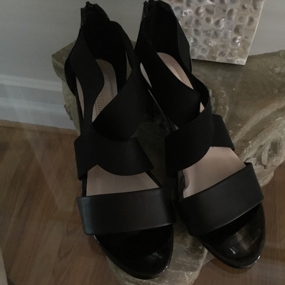 Salon Studio Heels View 2